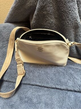 Tommy Hilfiger Beige/Cream Crossbody Bag with Gold Hardware